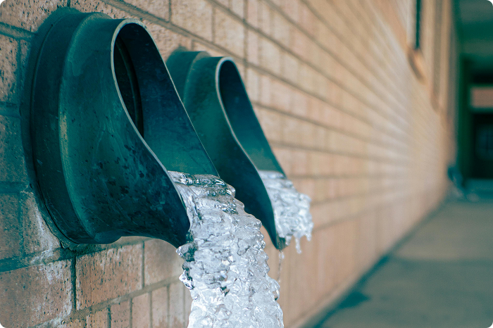 Busted by the Cold? Thaw, Prevent, and Save Your Pipes!